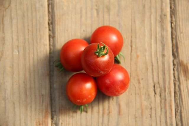 Cocktail tomato  “Dunkle Kirschtomate”